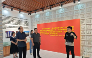 漯河市源汇区大刘镇大陈村清风堂获赠“公心自矢”牌匾
