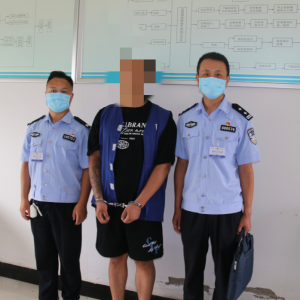 河南省商城县公安局刑警大队接连抓获两名外地网上在逃人员