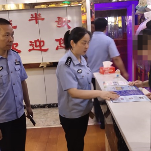河南固始公安：冒酷暑、顶烈日，社区民警宣传防范不停歇