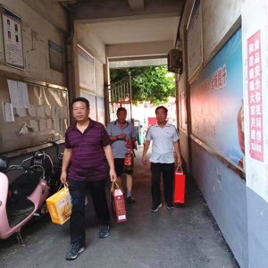 漯河市舞阳县物资总公司：“八一”慰问送真情 浓浓情谊暖人心