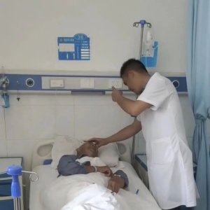河南省信阳市淮滨县人民医院神经外科完成巨大嗅沟脑膜瘤切除术1例