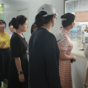 漯河市郾城区妇联开展“万人助万企”服务企业走访宣讲会