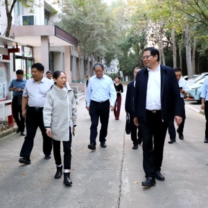 河南省市场监管局党组成员刘怀章一行到信阳农林学院调研指导工作