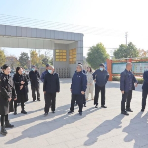 漯河市源汇区教育局机关退休党员走进源汇区实验学校开展调研活动