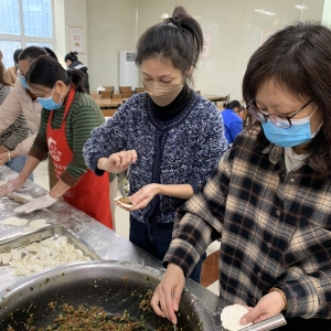 漯河市源汇区财政局开展“情暖冬至”包饺子活动