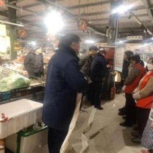 漯河市郾城区裴城镇消防安全演练“进超市” 筑牢安全“防火墙”