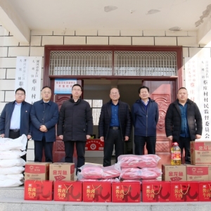 漯河医专党委书记赵建钊到蔡庄村开展春节慰问活动