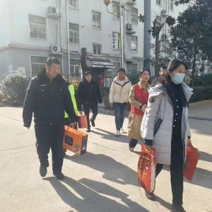 "河南好人"周卫兵一行探慰漯河25个特殊家庭