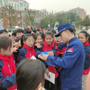 线上+线下共学消防 漯河消防上好“开学第一课”