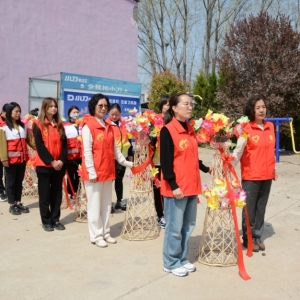 河南漯河：清明祭英烈 厚植爱国情