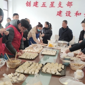 漯河市委直属机关工委，到黑龙潭镇坡杨村开展送温暖活动