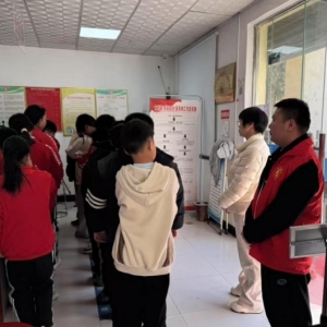 漯河市源汇区大刘镇便民服务中心助力学生集中办理身份证