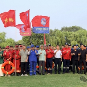 漯河慈善联动爱心企业捐赠2000只救生圈